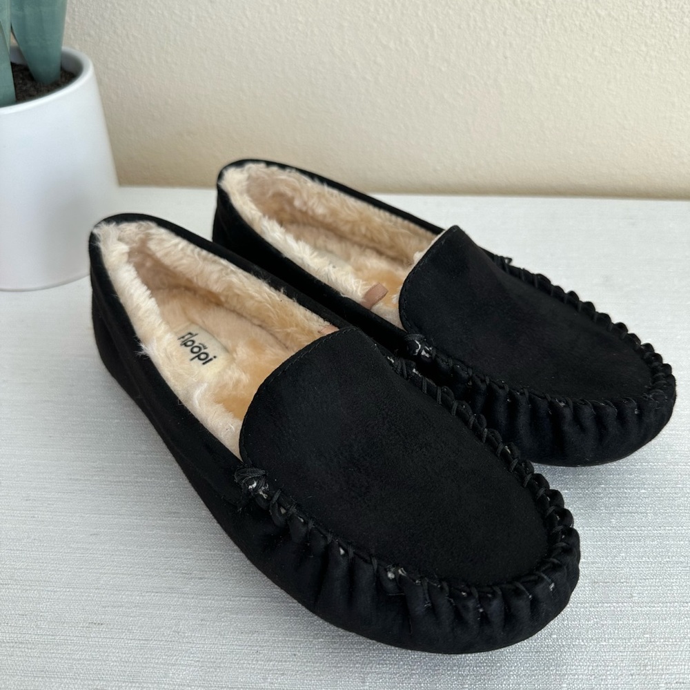 New Floopi Black Microsuede Plush Lining Slip On Moccasin Slippers Woman’s 7